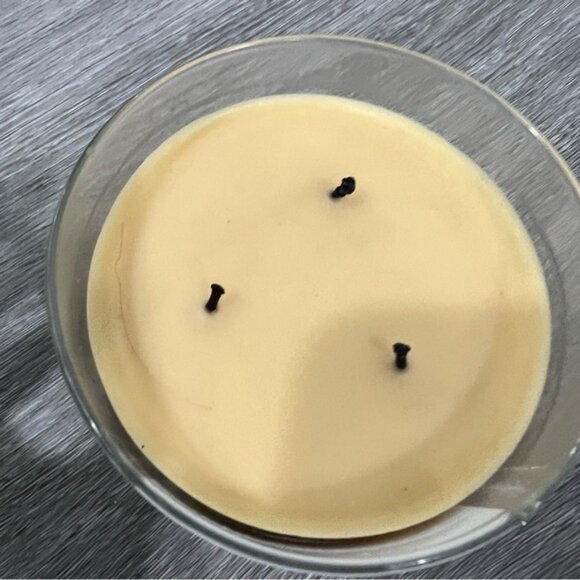 bath and body works sugar cookie candle - Picture 2 of 4